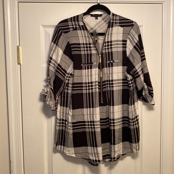 Miss Lili Tops - Brand New Miss Lili Black & White 3/4 Zippered Top…size 1X
